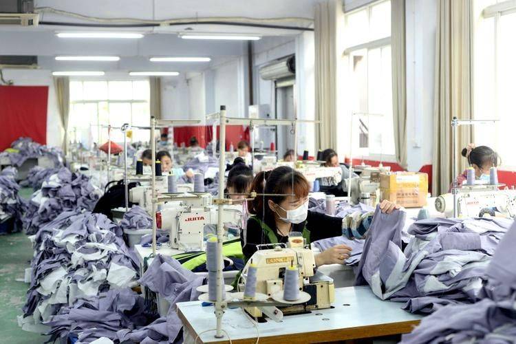 附近服装厂最新招聘启事