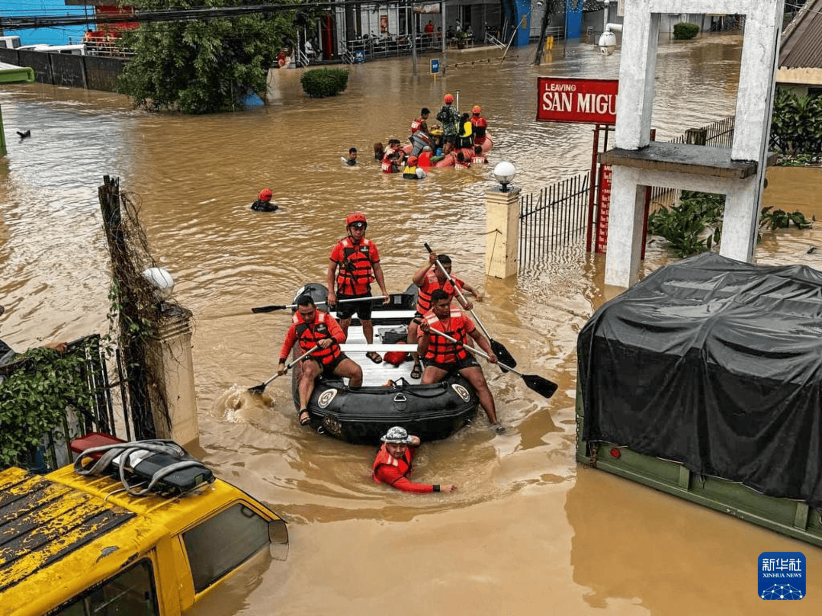 台风潭美袭击菲律宾造成20人死亡，灾难反思与应对策略