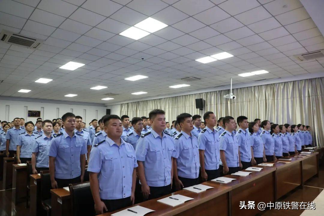 2024新奥精准资料免费大全_工作不到4个月 新警抓了24名嫌疑人,精细化说明解析_ios82.78.28