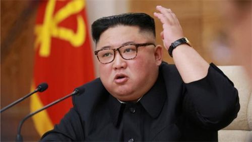 金正恩强硬的军事政治立场下的高科技新纪元探索，尖端科技产品体验报告