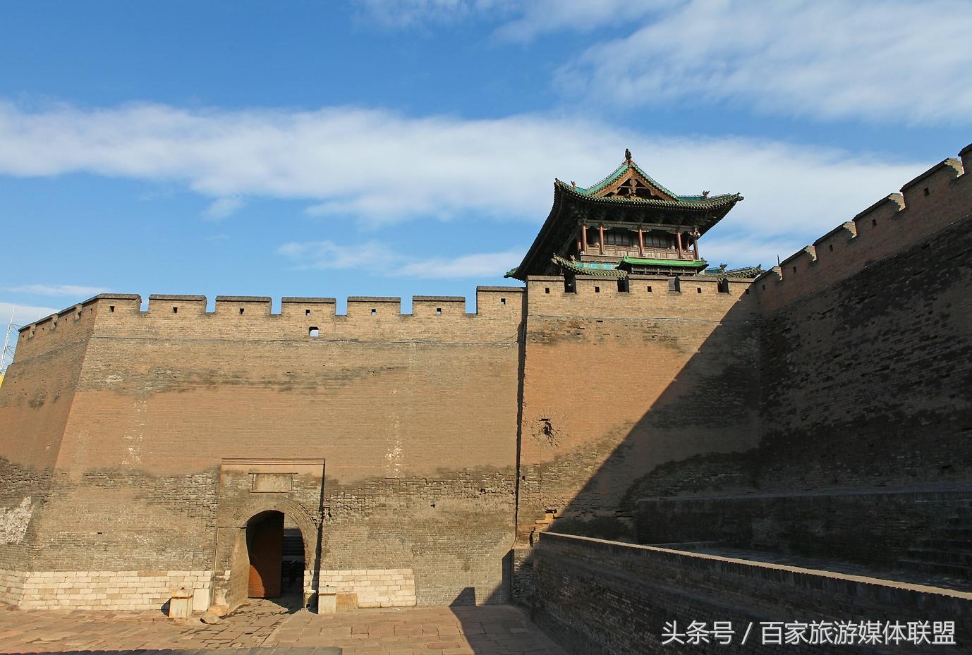 奥特曼传奇英雄最新，小巷中的隐藏宝藏揭秘