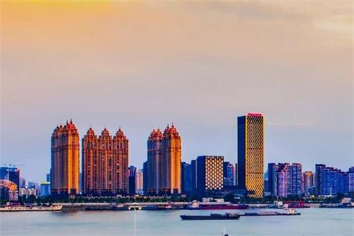 武汉疫情最新动态，城市变迁中的学习自信与成就感