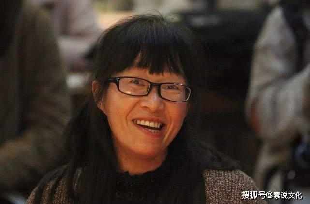 余秀华最新诗作，变化中的力量与自我成长的自信之路