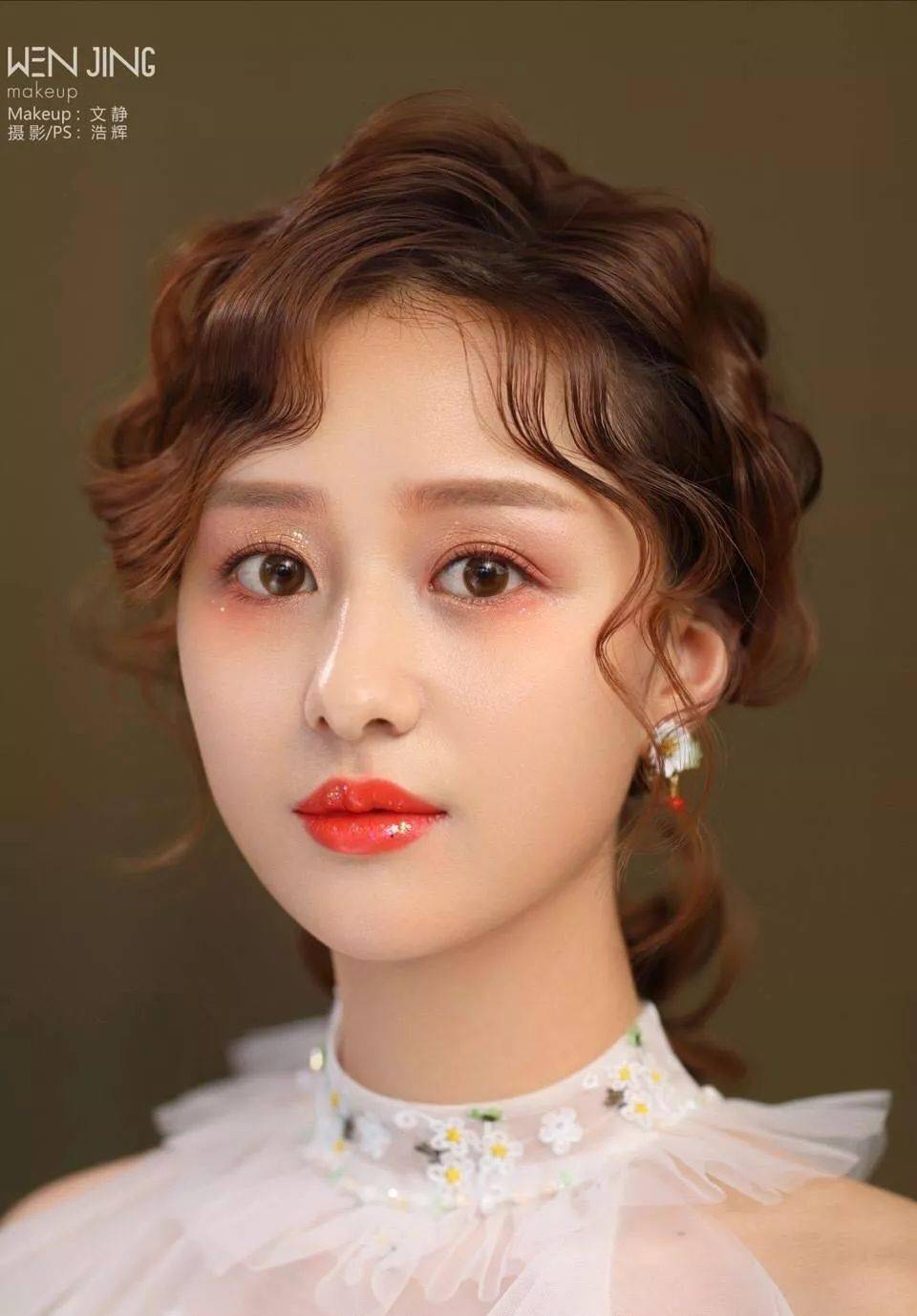 新娘造型妆容教程，最新流行趋势与技巧
