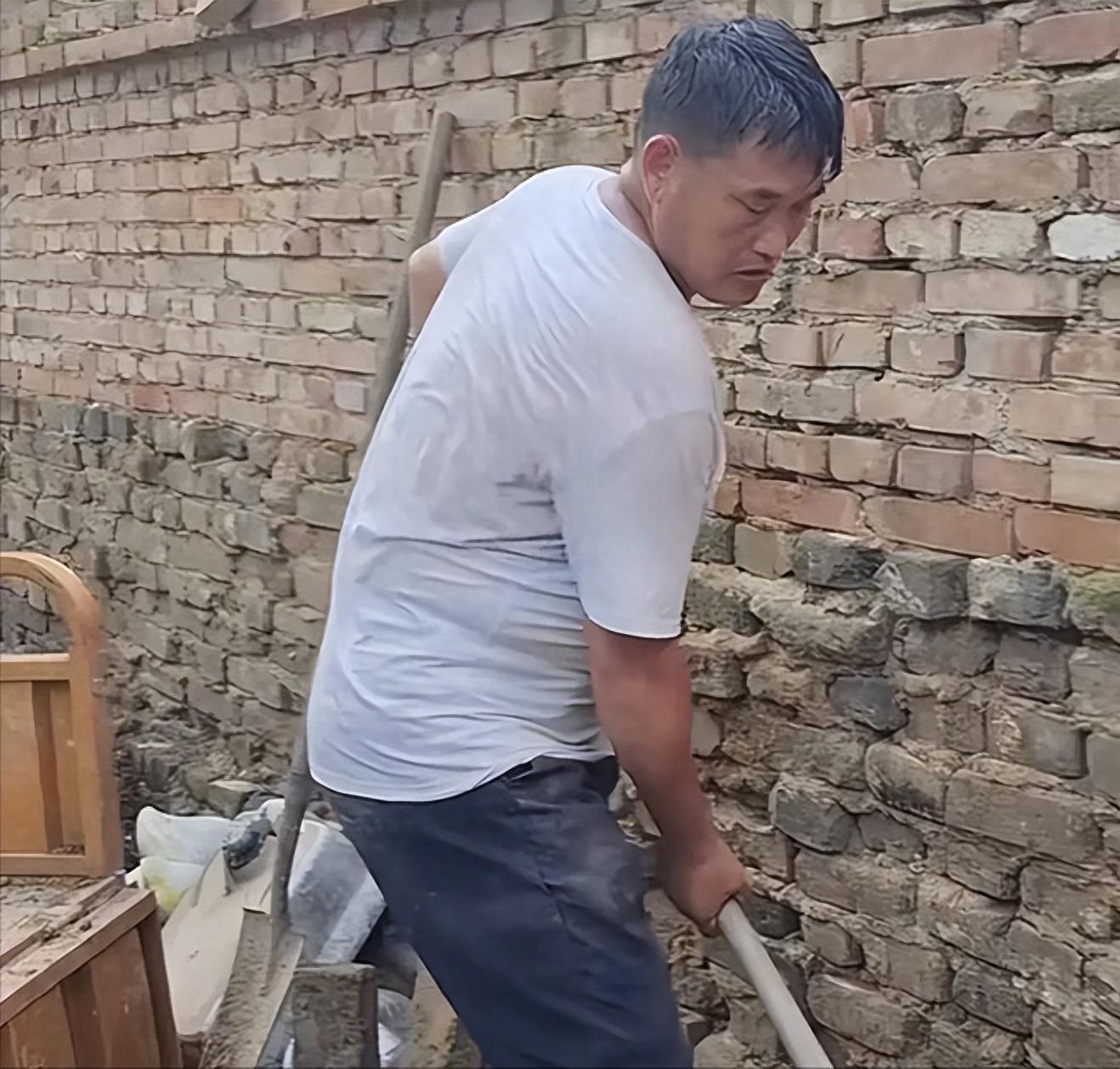 探索自然美景的旅行，最新木门图片大全与内心平静的寻找