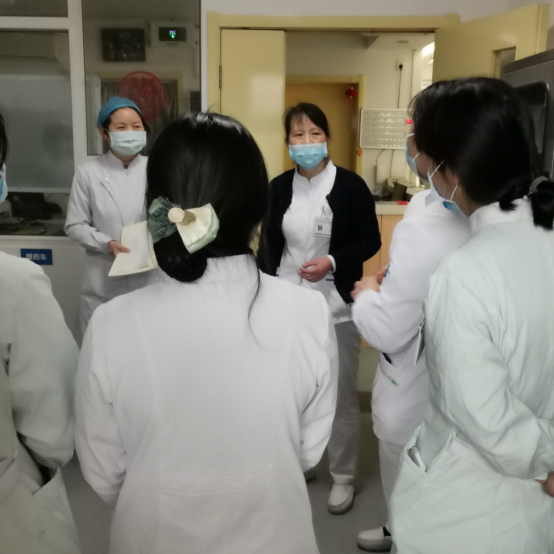 新冠疫情最新护士，时代之光下的抗疫英雄