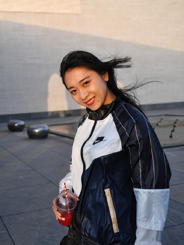 最新写真集，记录变化的力量，自信与成就感的视觉盛宴