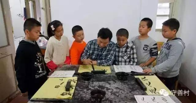 杨义最新动态揭秘，小巷深处的独特风味探秘之旅