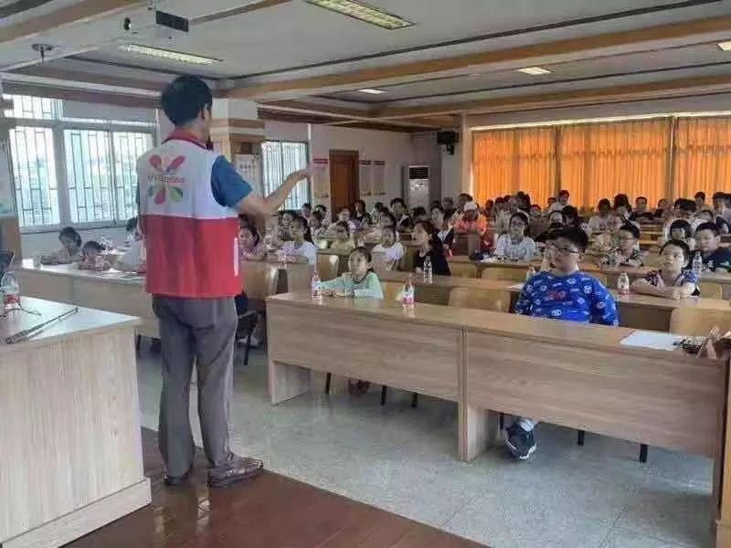 最新行业概览，勇敢追梦，与时俱进，紧跟时代步伐