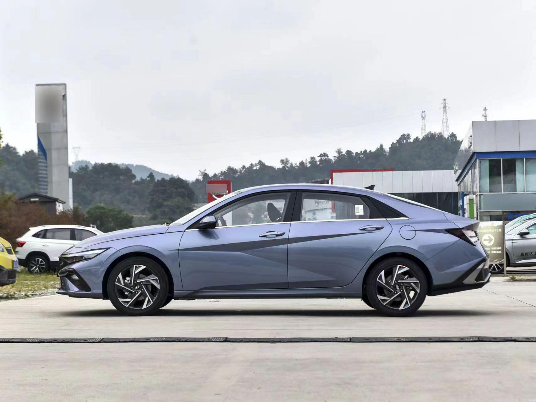 伊兰特最新报价及车型详情🚗