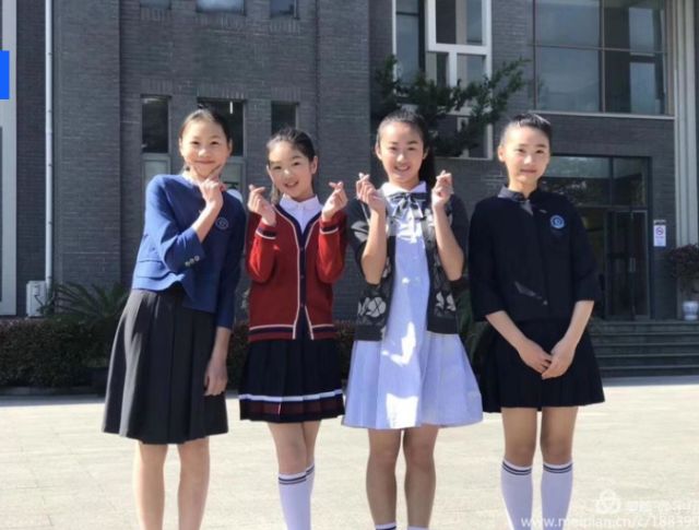 最新校服设计，时尚与实用的完美融合