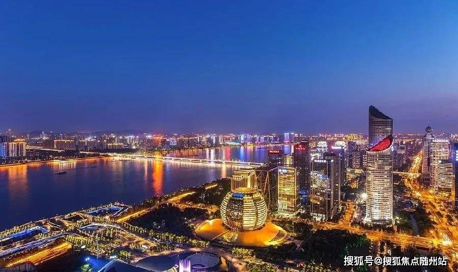 Win10 最新镜像深度解析与探讨指南